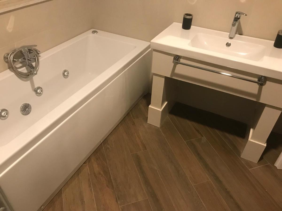 Scm House Hotell Mascali Eksteriør bilde