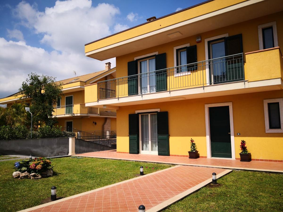 Scm House Hotell Mascali Eksteriør bilde