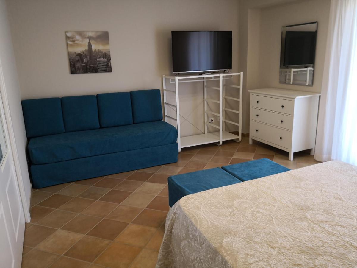 Scm House Hotell Mascali Eksteriør bilde